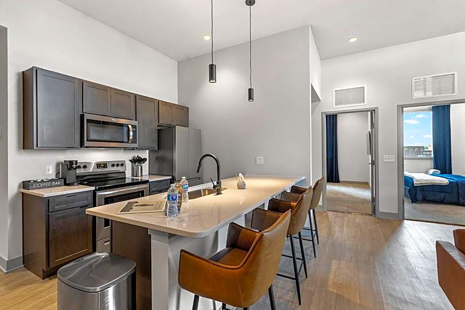 175 LEX - Walkable Downtown Lexington & Rupp Arena - Full Condos