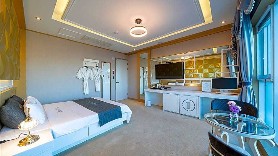 Yeosu Hotel The One