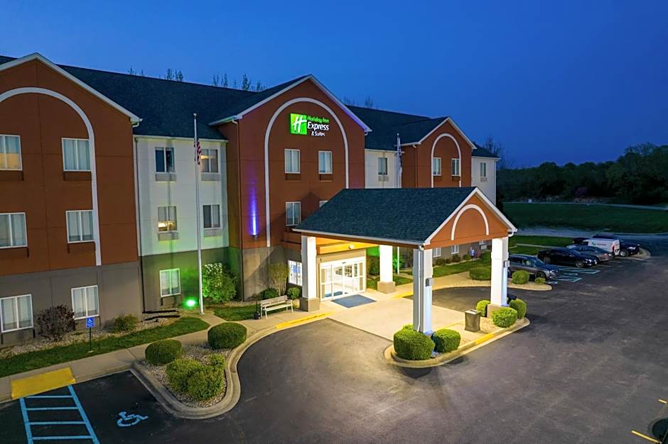 Holiday Inn Express Hotel & Suites Bedford By IHG
