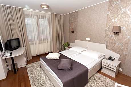 Hotel Fenyõ