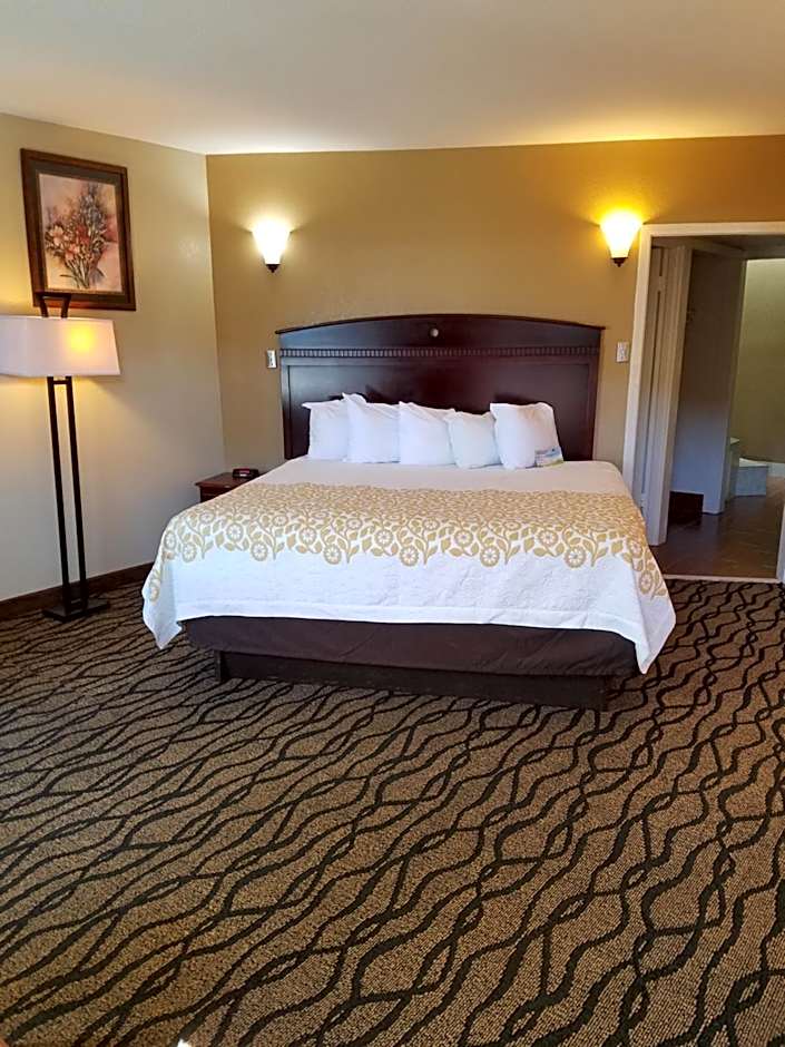 Days Inn by Wyndham Leesville