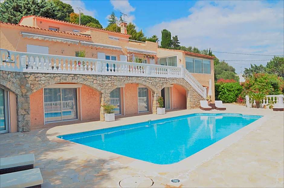 Villa La Terre Des Lauriers