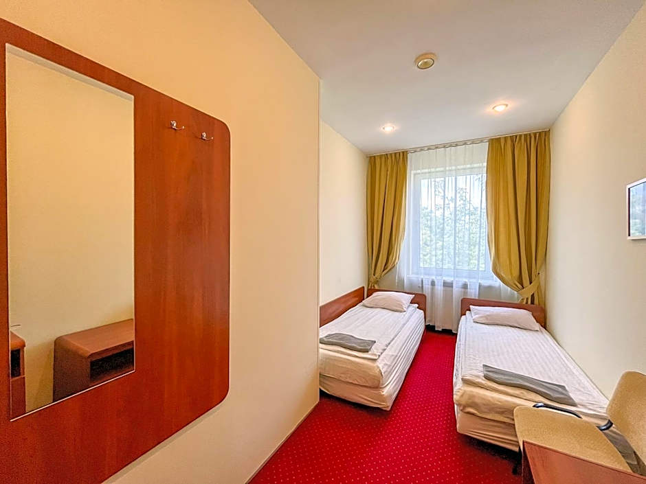 Fry House Hostel - 15min to Dworzec Zachodni, 5min to Klub Progresja