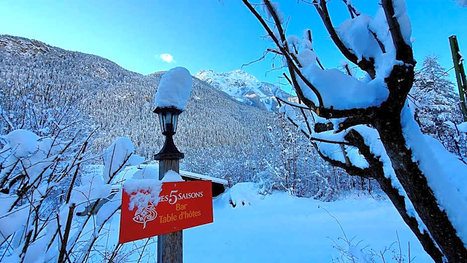 Hôtel Restaurant Gîtes Les 5 Saisons