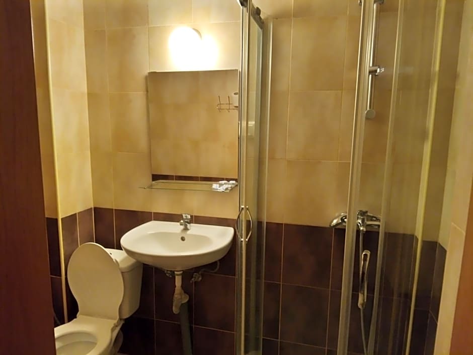 Семеен хотел Чекръка