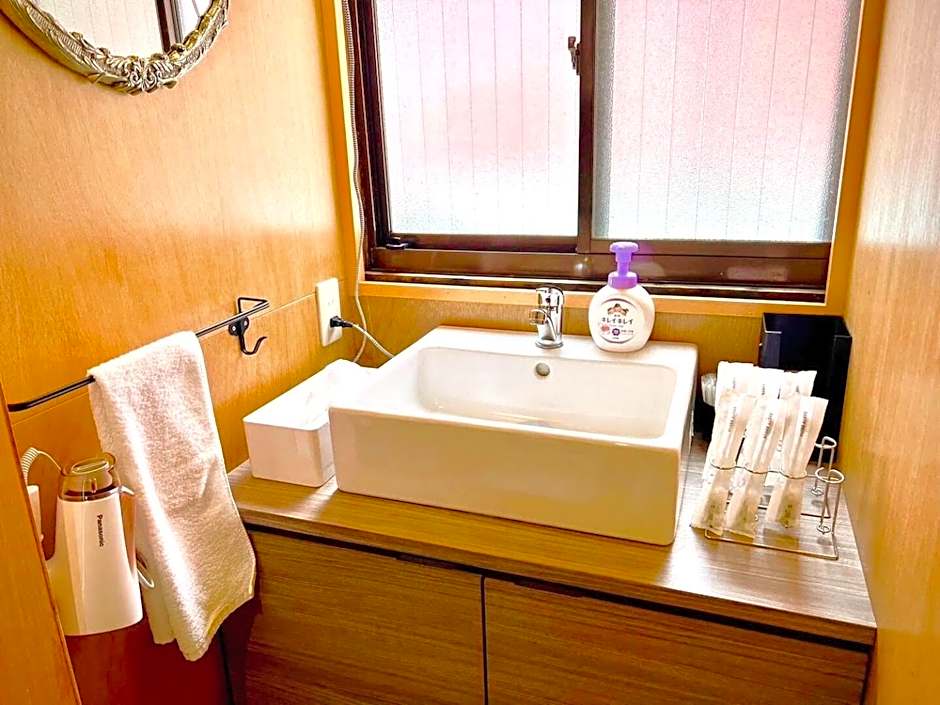 SUMITSUGU HOUSE Grandpa