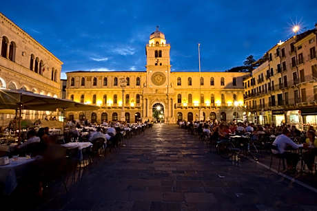 Diamantino Town House