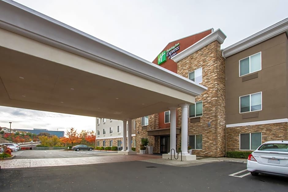 Holiday Inn Express Hotel & Suites Roseville - Galleria Area By IHG