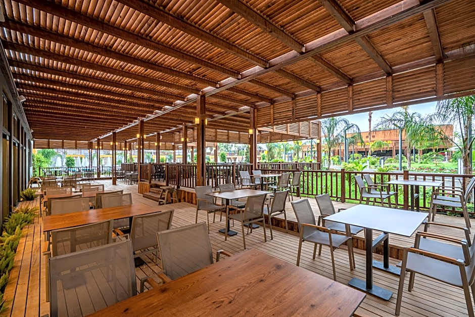 Arnor De Luxe Hotel & Spa