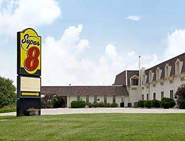 Hometown Inn & Suites