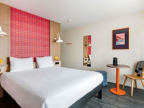 Standard Room with Two Single Beds