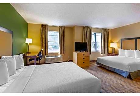 2 QUEEN BEDS | ACCESSIBLE, NSMK, KITCHEN