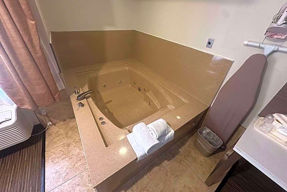 Quality Inn & Suites Los Angeles Airport - LAX
