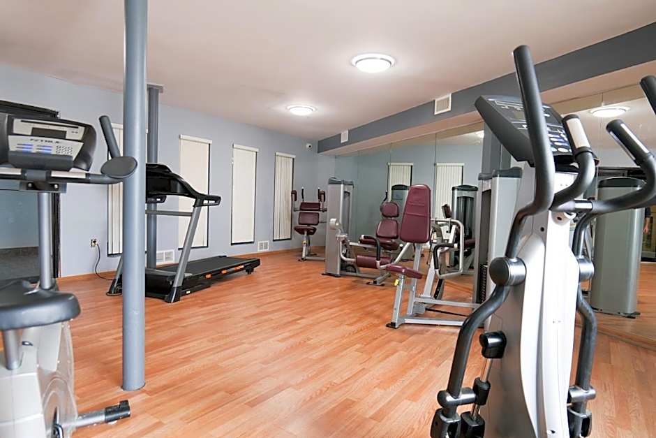 Baymont by Wyndham Flint Airport North