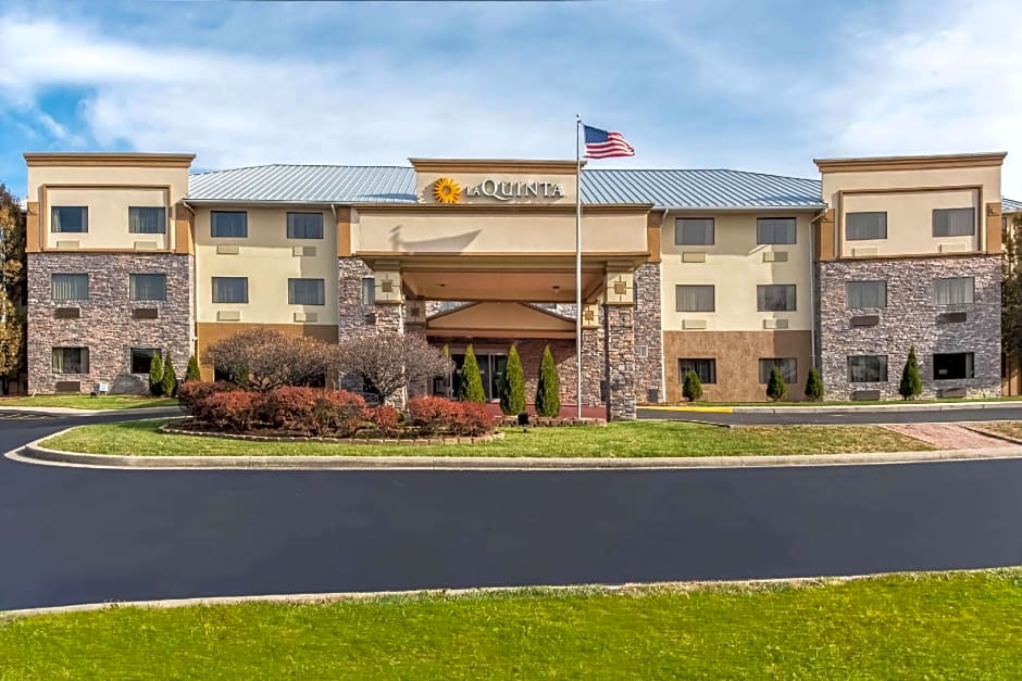 La Quinta Inn & Suites by Wyndham Fairborn Wright-Patterson