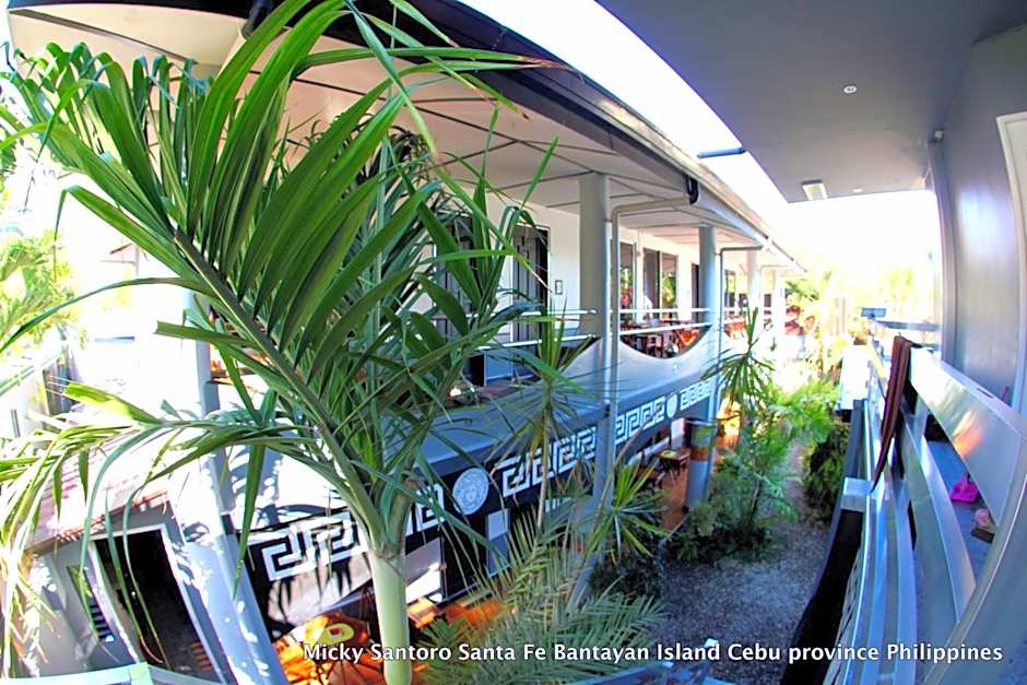 Micky Santoro Hotel & Restaurant