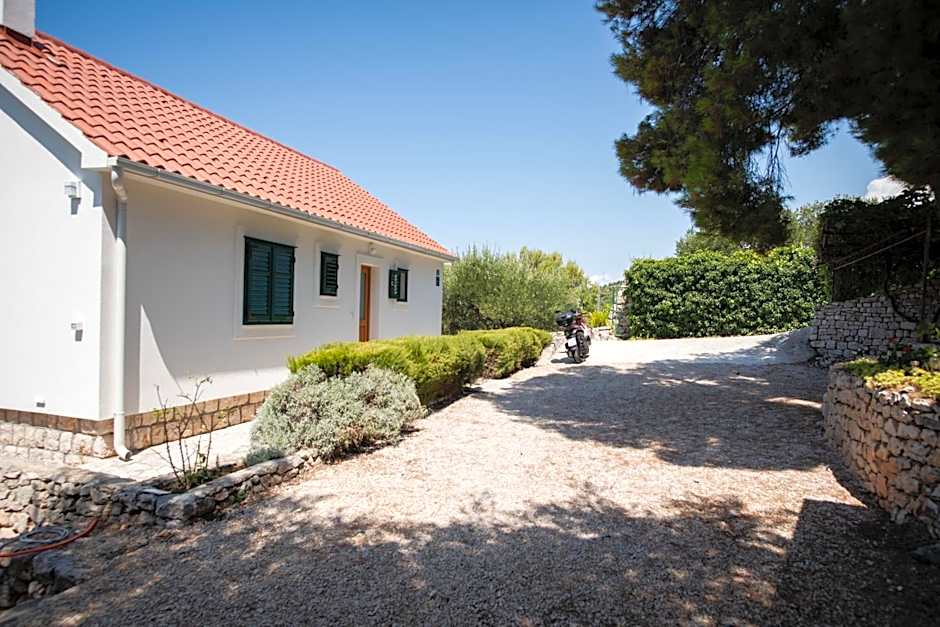 Captain's House Primošten - feel the sea