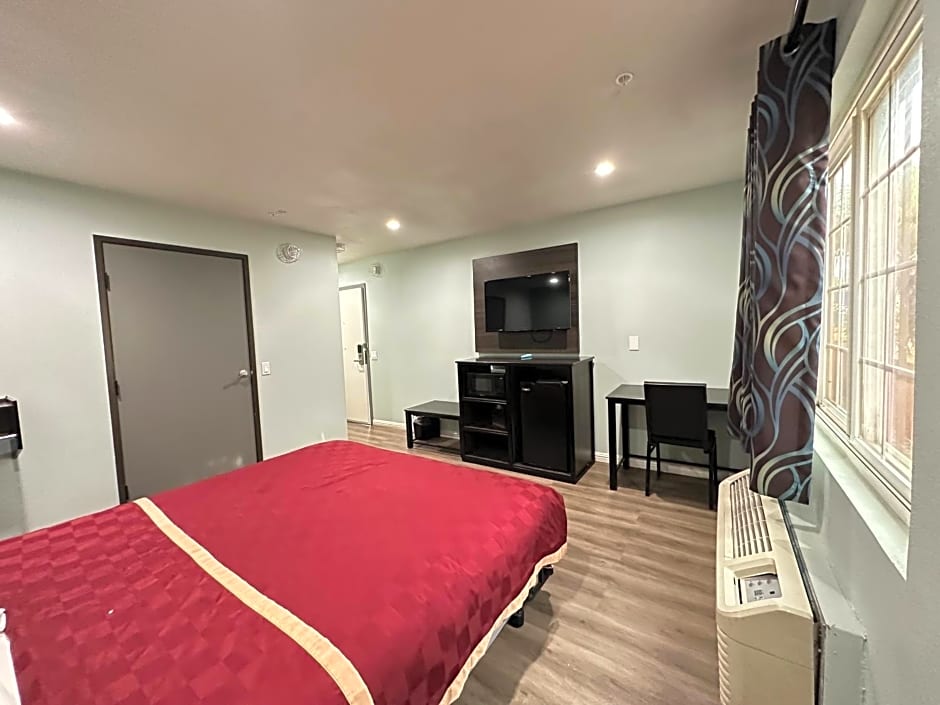 Express Inn & Suites