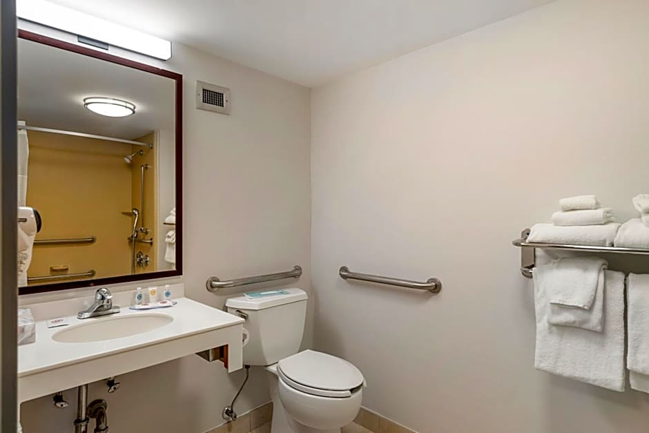 Comfort Inn & Suites Watertown - 1000 Islands