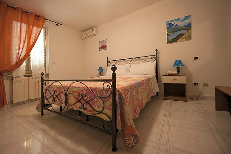 Hotel Athena