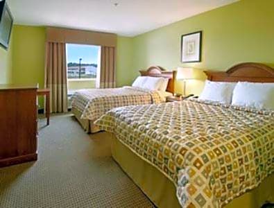 Days Inn & Suites by Wyndham Swainsboro