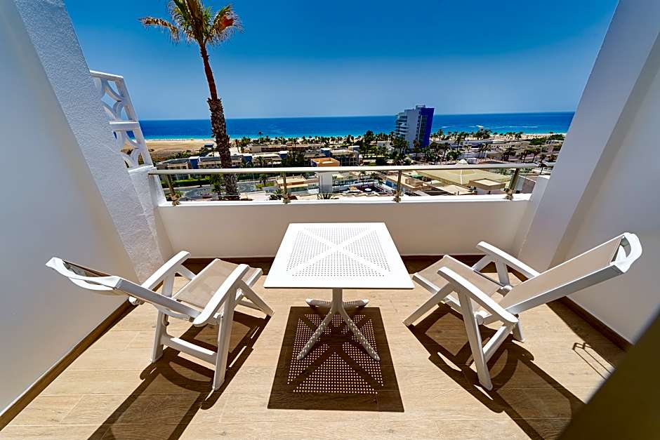 Photo 1 of 12 of PREMIUM 1 BED WITH BALCONY SEA VIEW HIGH FLOOR 1 ADULT