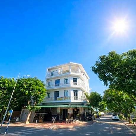 KHÁCH SẠN NGỌC QUÝ 2