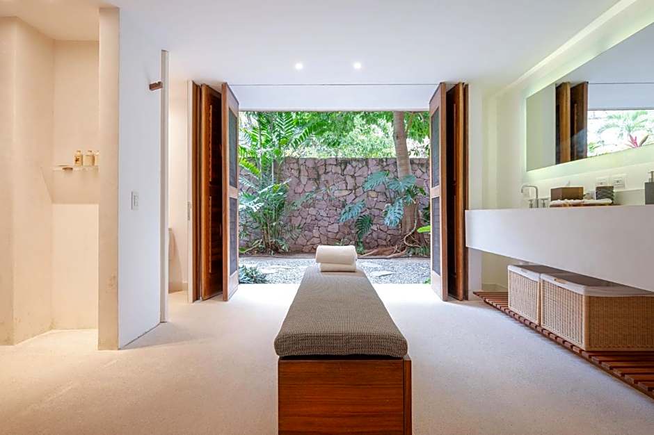 El Careyes Club & Residences