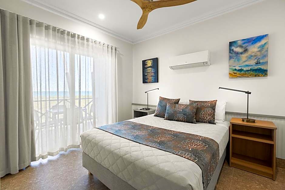 Moonlight Bay Suites