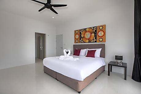 Suite with Mountain View