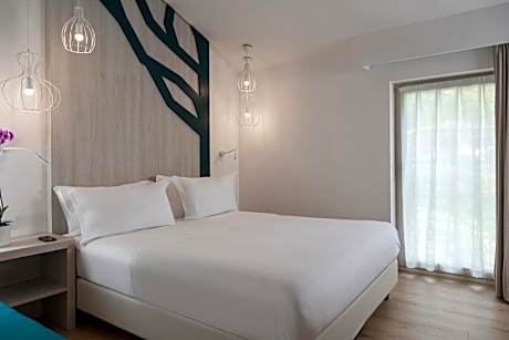 King Room with Spa Bath