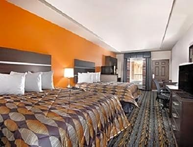 Queen Room with Two Queen Beds and Bath Tub - Mobility/Hearing Accessible - Non-Smoking