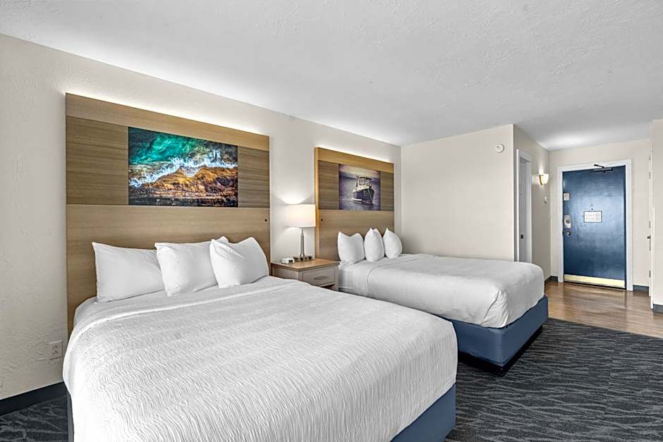 Photo 1 of 6 of 2 Queen Beds, Beach View, Balcony
