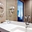 PLAZA Premium Den Haag City Center