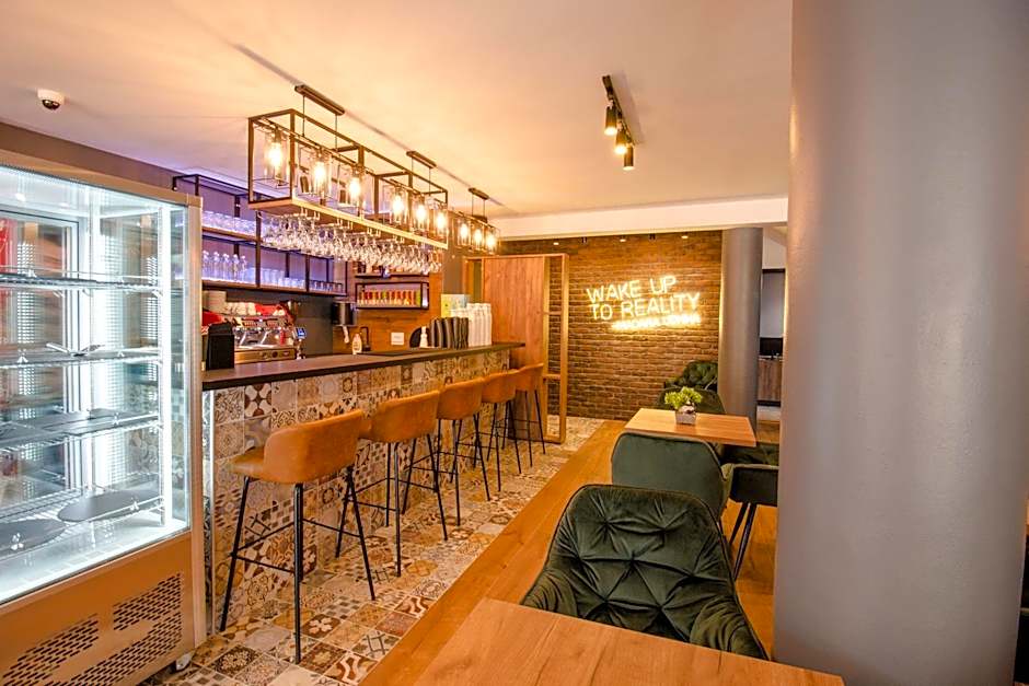 OASIS Apartments