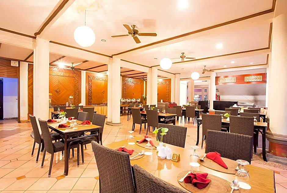 Plagoo Holiday Hotel