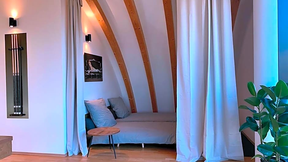 Luxury Penthouse Jacuzzi, Pool Table, Bbq & Desks