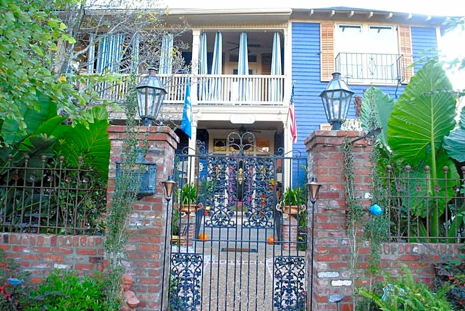 Stay Fairfield - Fairfield Place and Fairfield Manor Bed & Breakfast
