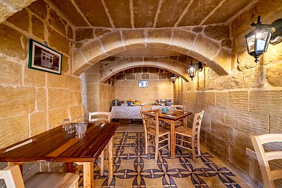 Ta' Pinu B&B