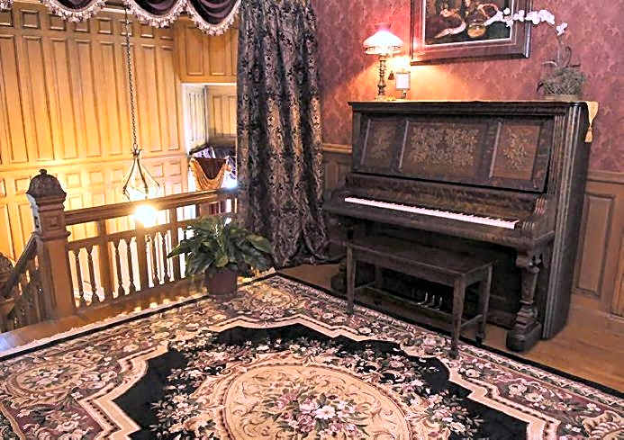Alexander Mansion Bed & Breakfast
