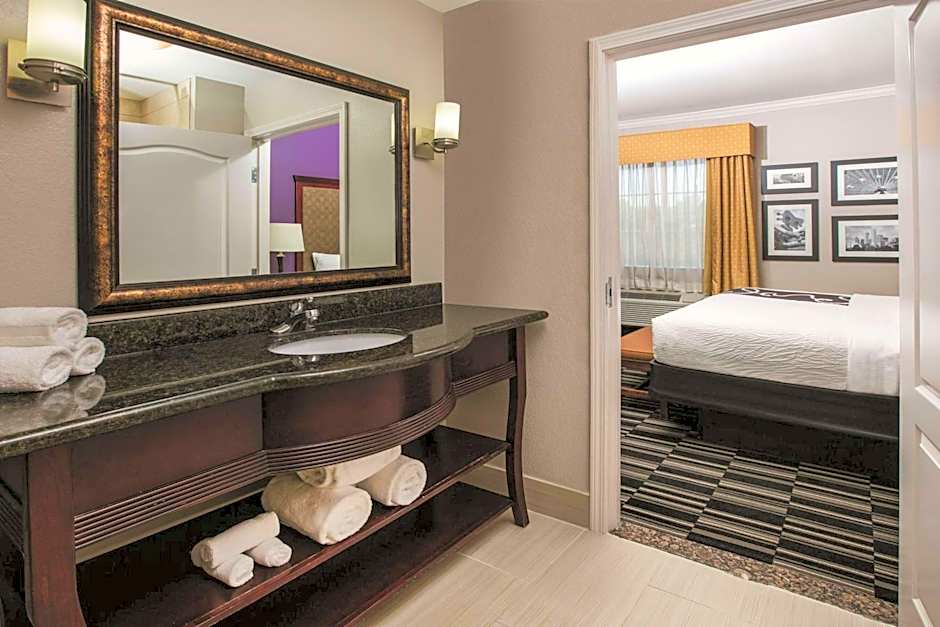 Baymont by Wyndham Dallas South-DeSoto