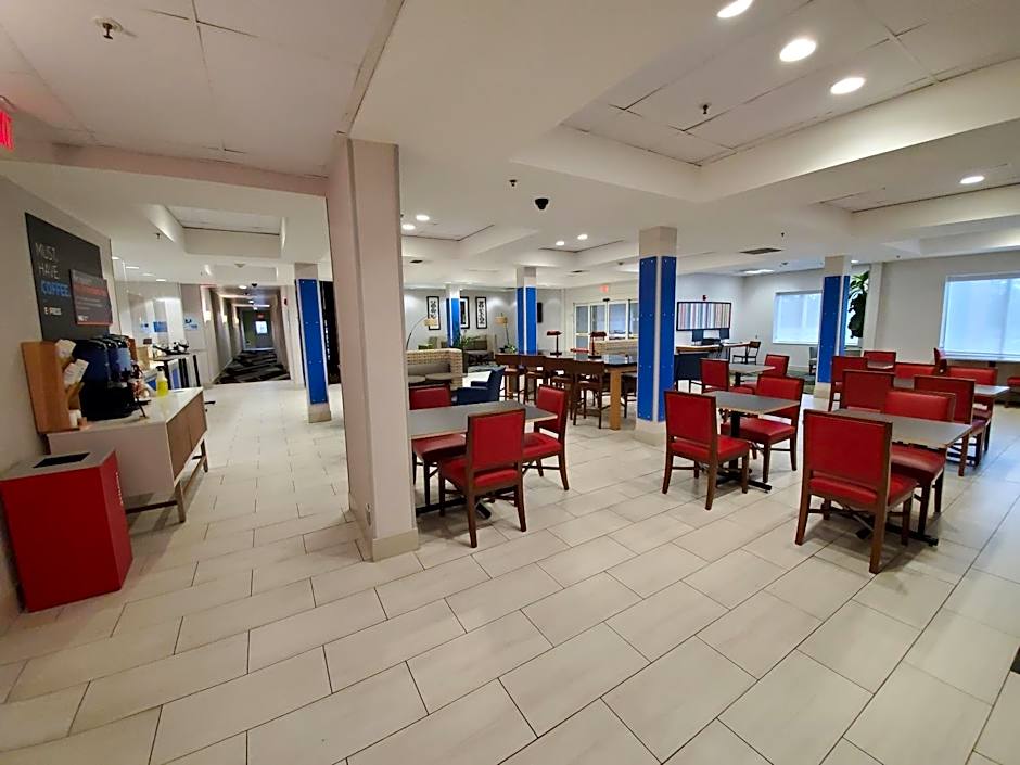 Holiday Inn Express Hotel & Suites Lynnwood By IHG