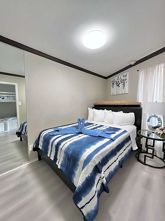 Cozy Galveston Beach Front Condo
