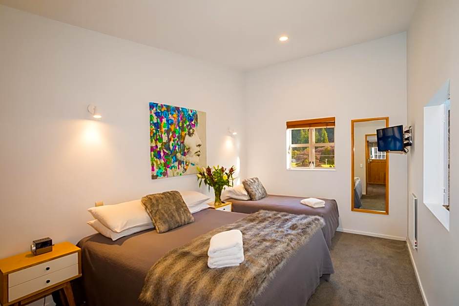 Cranbury Court Apartments