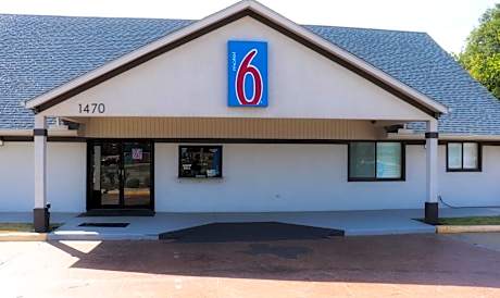 Motel 6-Alvin, TX
