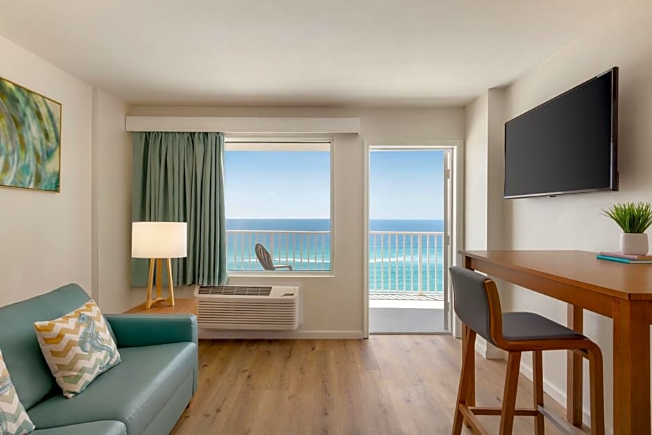 Radisson Beachfront Hotel - Panama City Beach
