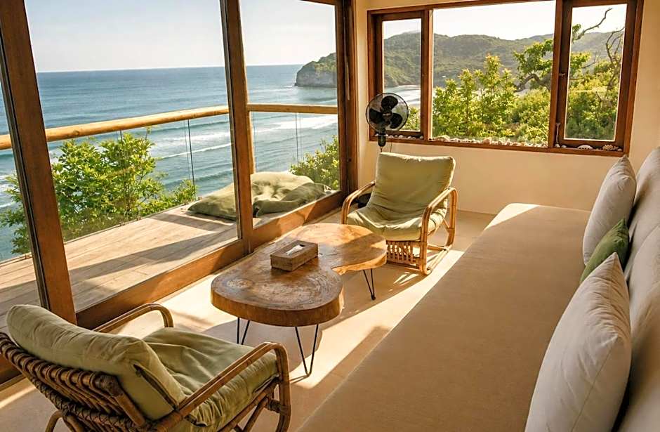 Kini Resort - Luxury Beachfront Bamboo Resort