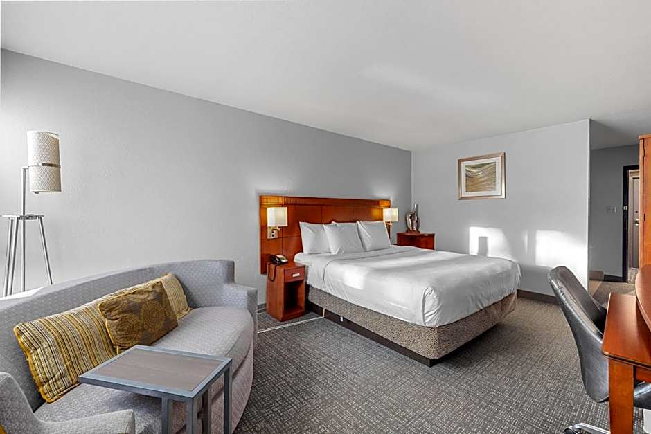 Photo 1 of 12 of King Room - Non-Smoking
