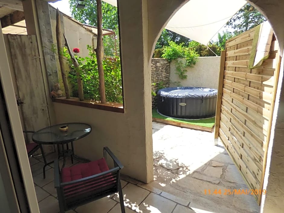 MAS MAURANE-Chambre d'hôte avec SPA privé aux portes d'ARLES