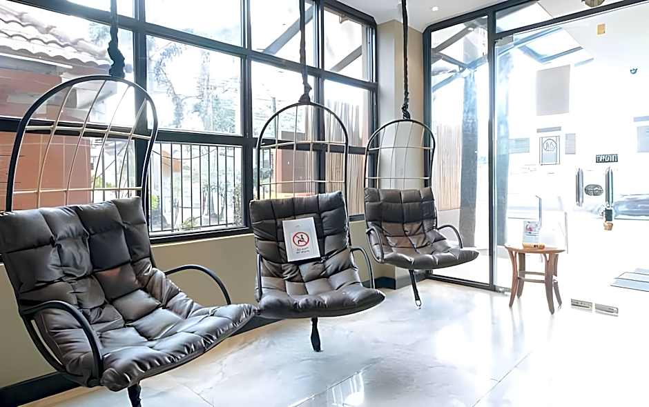RedDoorz Plus at MM Hotel Las Pinas former RedDoorz Plus Near Bamboo Organ